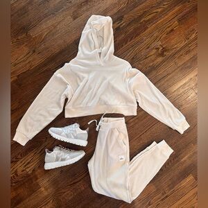 Alo Muse Matching Set Ivory